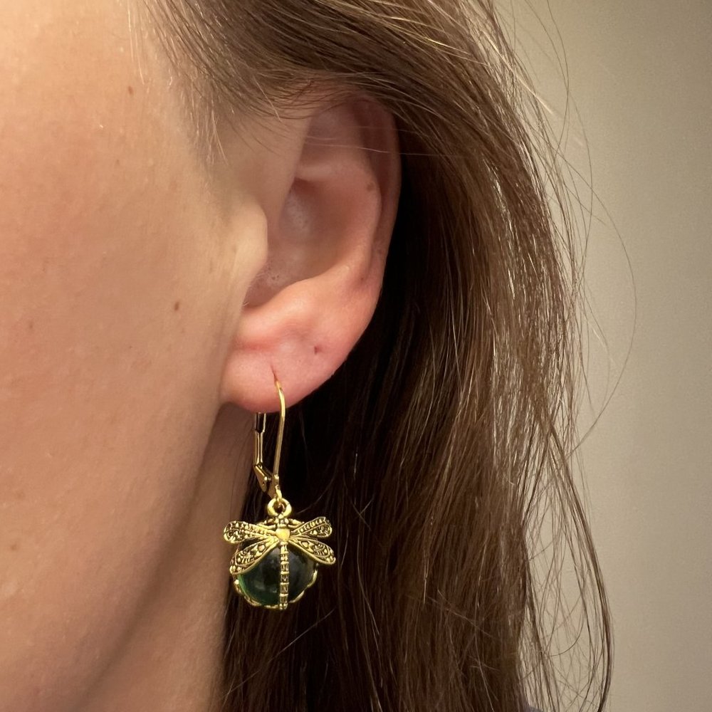 Vintage Style Grass Green Crystal & Aged Gold Dragonfly Boho Dangle Earrings NEW - Picture 2 of 4